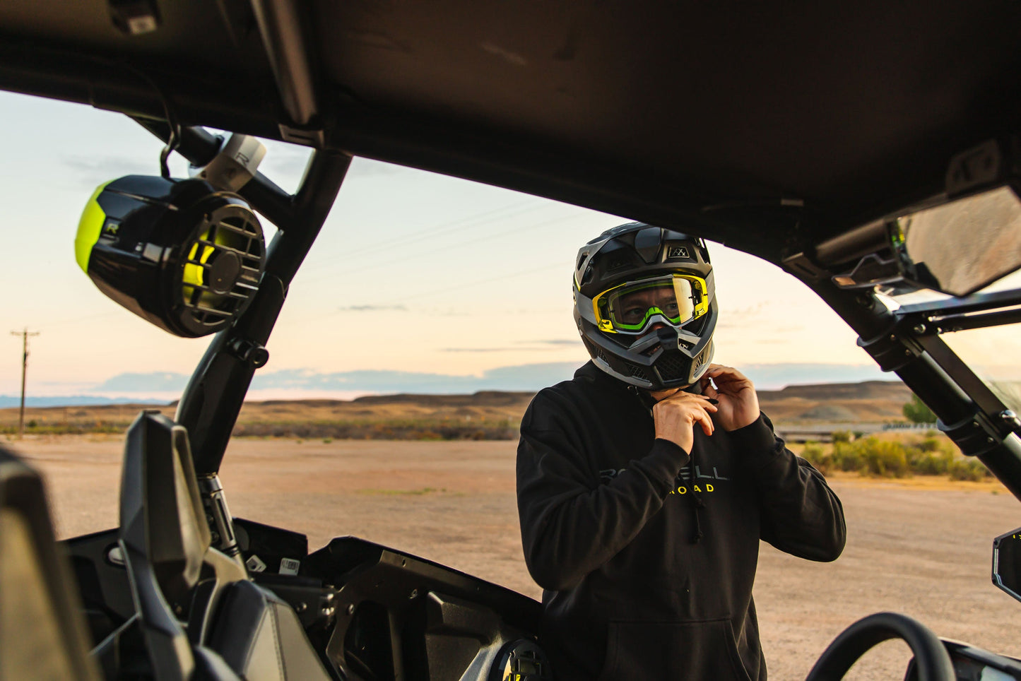 Roswell OFFROAD Firefly 6.5" Cage Speaker Package w/ RGB Remote